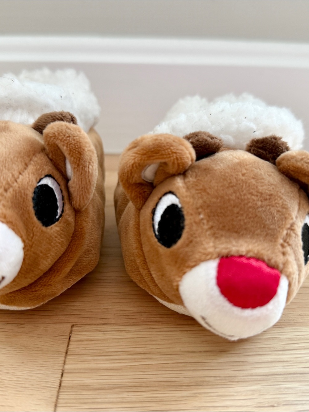 Rudolph the Red Nose Reindeer slipper size 12-24 months - Picture 4 of 7